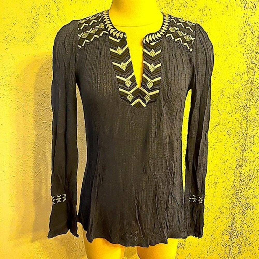NWT Lucky Brand Navy Long Sleeve Drop Needle Embroidered Top Size Small